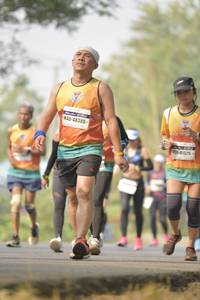 BIB: 48385, 41325
                            <button type="button" onclick="openModal(8376522)" class="btn btn-primary btn-sm float-right btn-popup" data-toggle="modal" data-target=".modal-high-quality">
                        <i class="fas fa-shopping-cart"></i> Add to Cart
                    </button>
                                            <button type="button" onclick="isThisMe(8376522, true)" class="btn btn-success btn-sm float-right btn-popup btn-isme hidden" data-toggle="tooltip" data-placement="bottom" title="นี่คือรูปของคุณใช่ไหม คลิกที่นี่เพื่อเอาเข้าอัลบั้ม">
                        <i class="fas fa-plus"></i> Add to album
                    </button>
                    <button type="button" onclick="isThisMe(8376522, false)" class="btn btn-warning btn-sm float-right btn-popup btn-isnotme hidden">
                        <i class="fas fa-ban"></i> Remove from album
                    </button>
